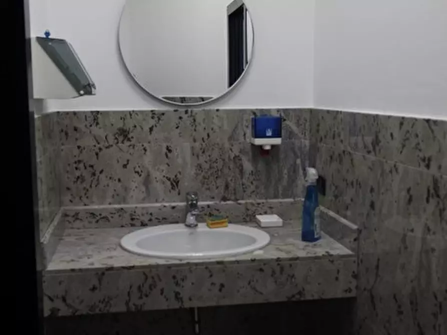 Immagine 18 di Capannone industriale in vendita  a Carrara