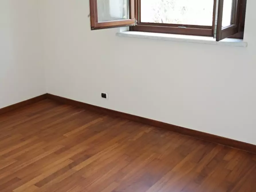 Immagine 23 di Casa semindipendente in vendita  a Carrara