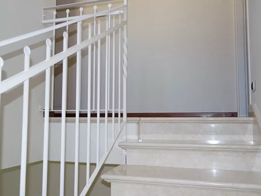 Immagine 17 di Casa semindipendente in vendita  a Carrara