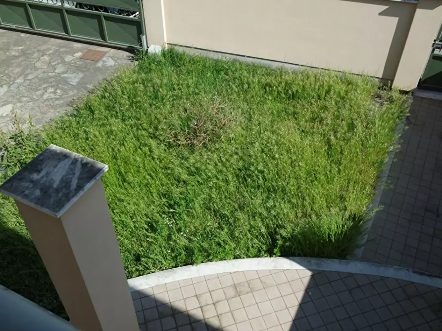 Immagine 21 di Casa semindipendente in vendita  a Carrara