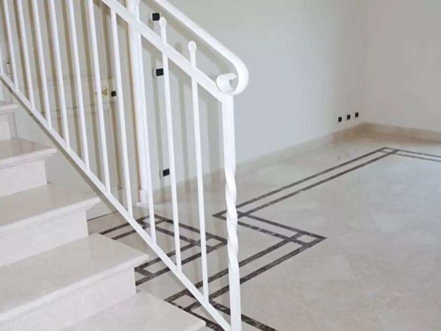 Immagine 4 di Casa semindipendente in vendita  a Carrara