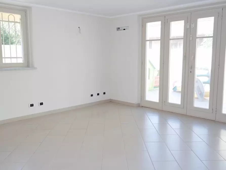 Immagine 13 di Casa semindipendente in vendita  a Carrara