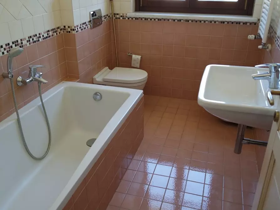 Immagine 25 di Casa semindipendente in vendita  a Carrara