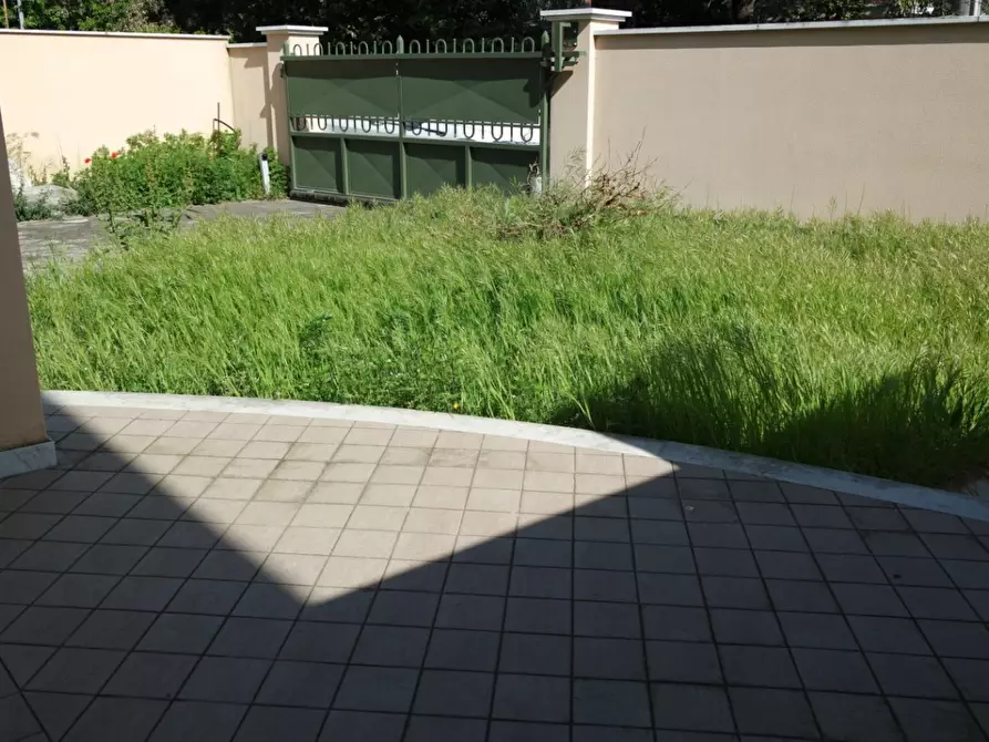 Immagine 2 di Casa semindipendente in vendita  a Carrara