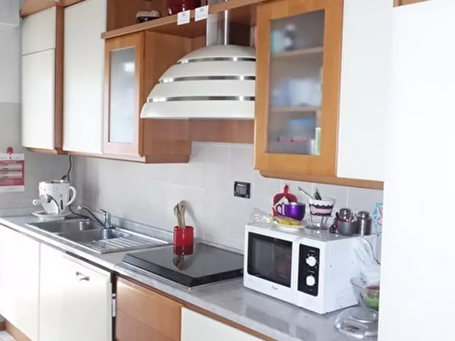 Immagine 11 di Appartamento in vendita  a Castelnuovo Magra