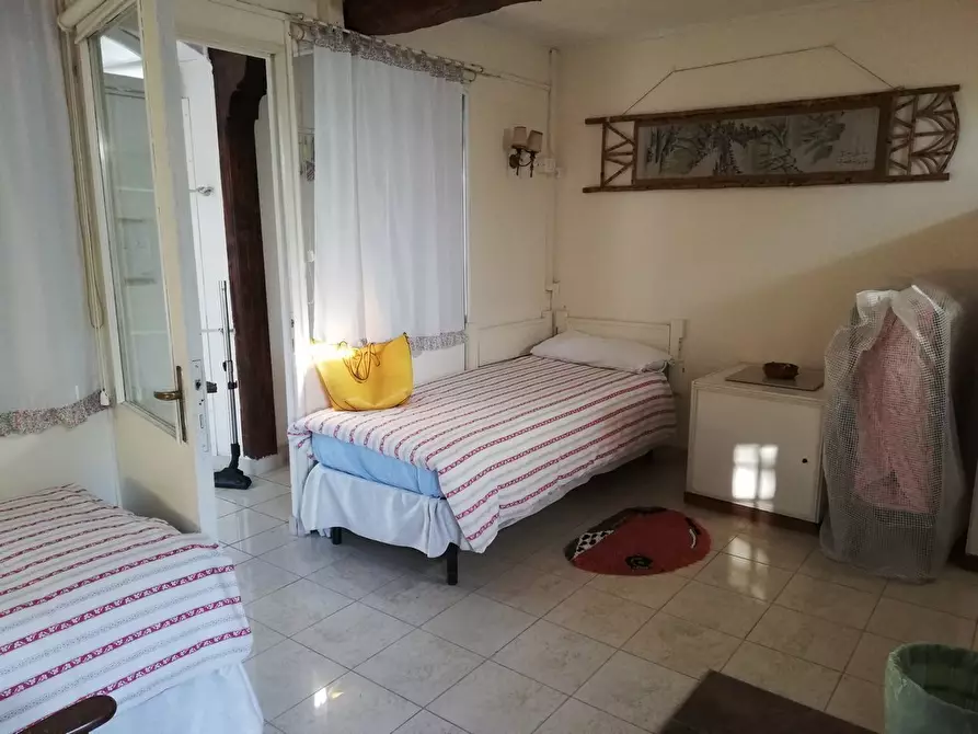 Immagine 4 di Casa indipendente in vendita  a Ortonovo