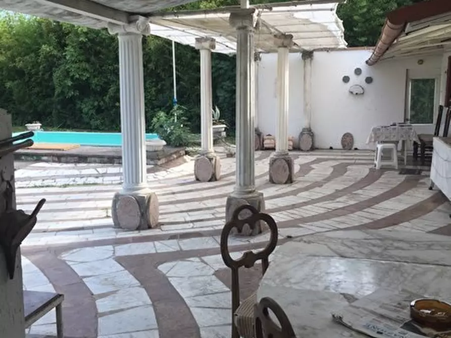 Immagine 10 di Casa indipendente in vendita  a Ortonovo