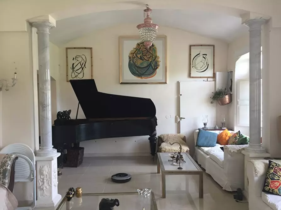 Immagine 11 di Casa indipendente in vendita  a Ortonovo