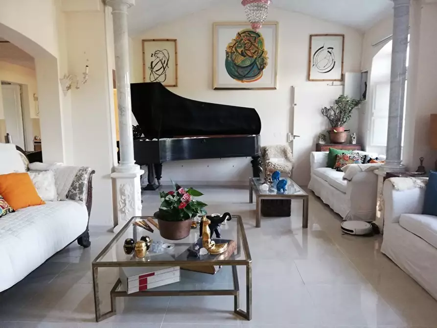 Immagine 9 di Casa indipendente in vendita  a Ortonovo