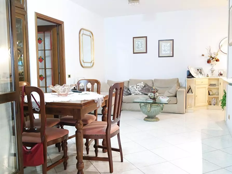 Immagine 21 di Appartamento in vendita  a Carrara