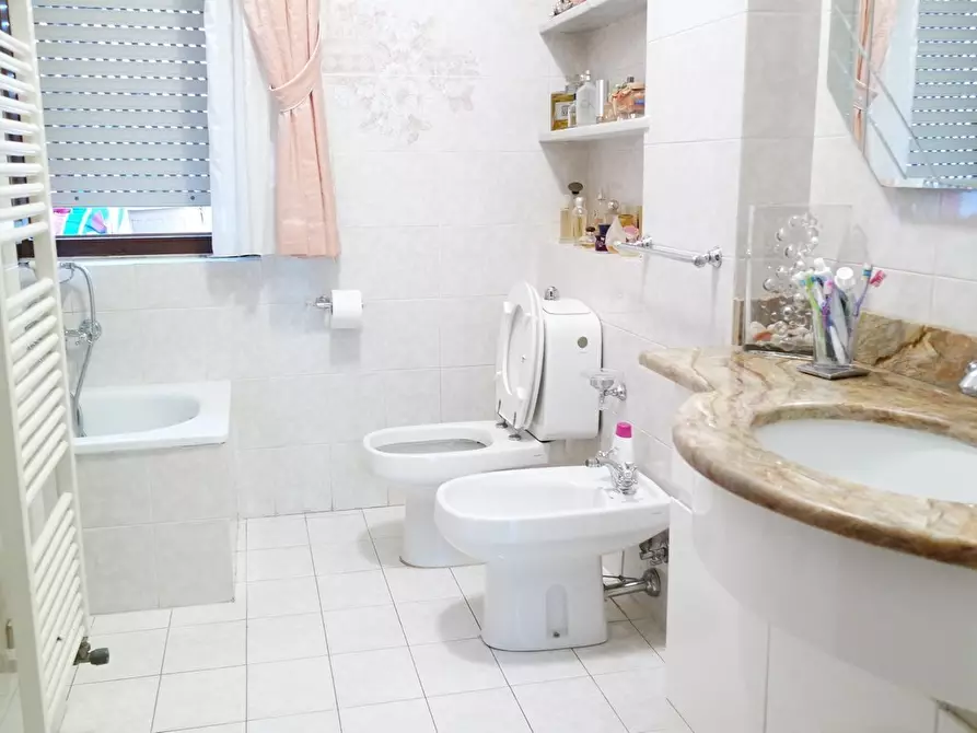 Immagine 27 di Appartamento in vendita  a Carrara