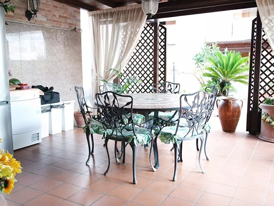 Immagine 3 di Appartamento in vendita  a Carrara