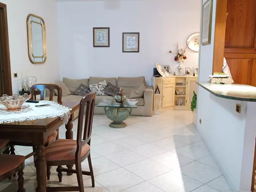 Immagine 8 di Appartamento in vendita  a Carrara