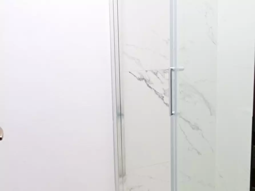 Immagine 23 di Appartamento in vendita  a Carrara