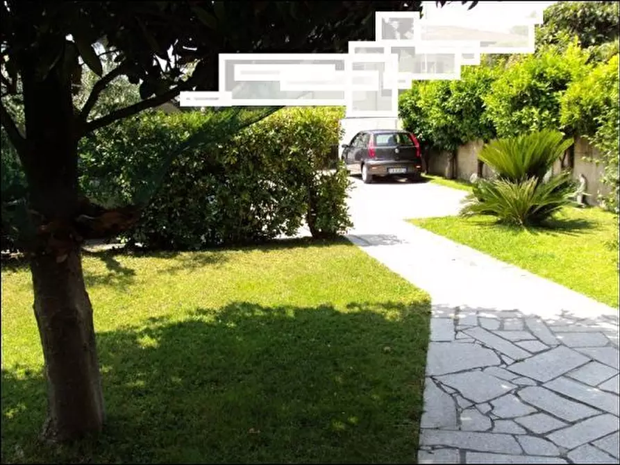 Immagine 2 di Casa semindipendente in vendita  a Carrara