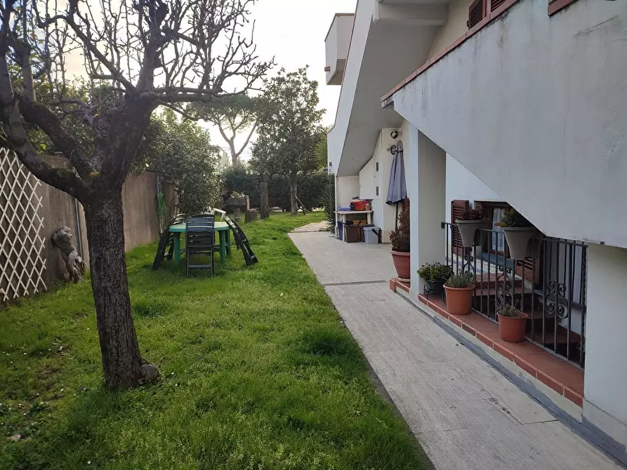 Immagine 29 di Casa semindipendente in vendita  a Carrara