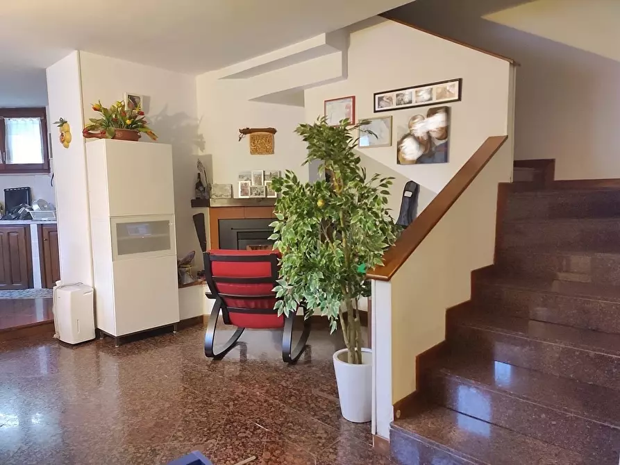 Immagine 18 di Casa semindipendente in vendita  a Carrara