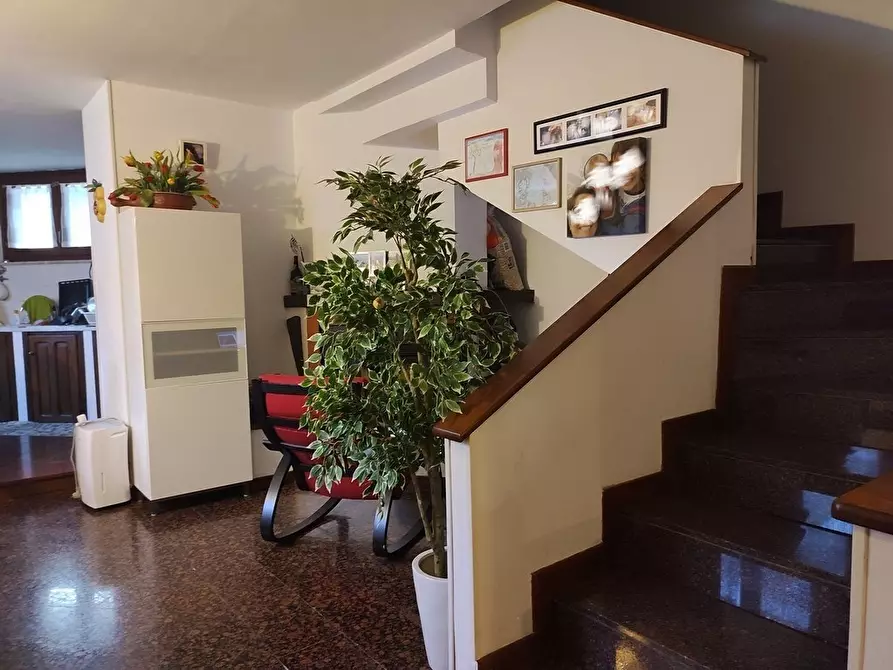 Immagine 21 di Casa semindipendente in vendita  a Carrara