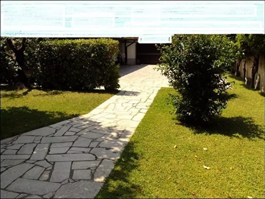 Immagine 12 di Casa semindipendente in vendita  a Carrara