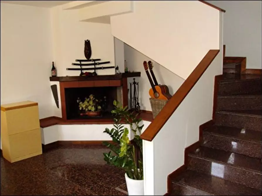 Immagine 4 di Casa semindipendente in vendita  a Carrara