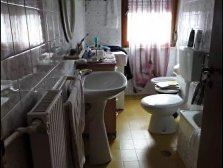 Immagine 10 di Appartamento in vendita  a Castelnuovo Magra