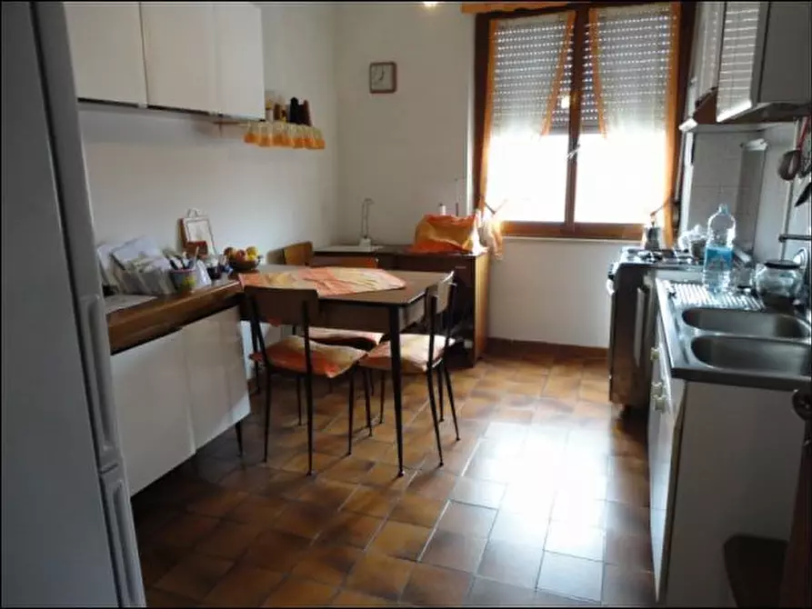 Immagine 2 di Appartamento in vendita  a Castelnuovo Magra