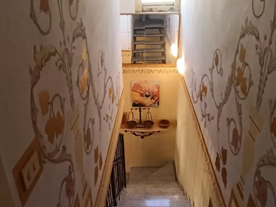 Immagine 9 di Appartamento in vendita  a Carrara