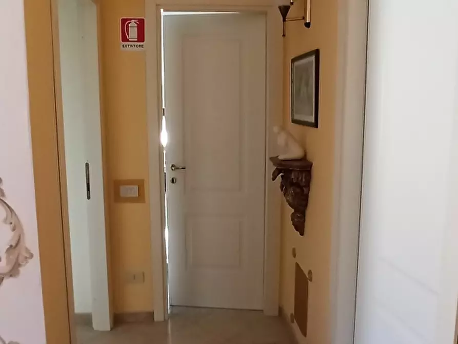 Immagine 12 di Appartamento in vendita  a Carrara