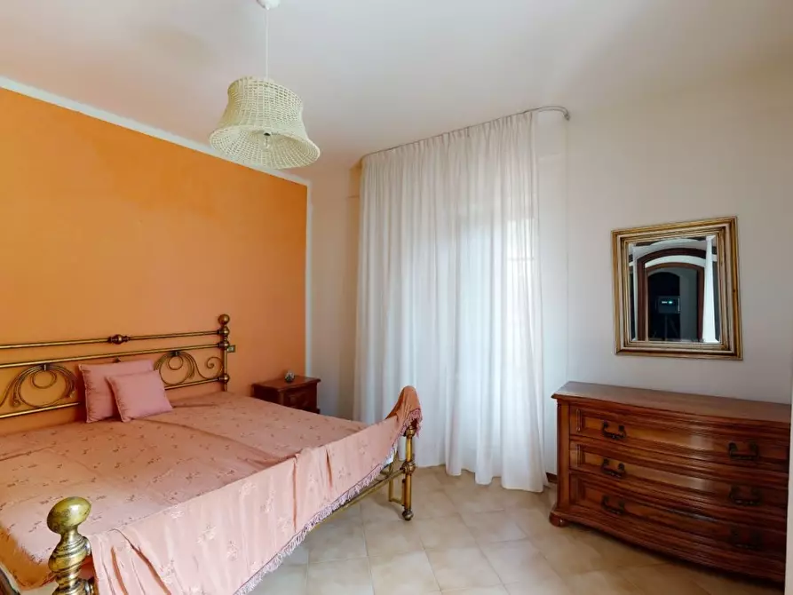 Immagine 4 di Casa semindipendente in vendita  a Carrara