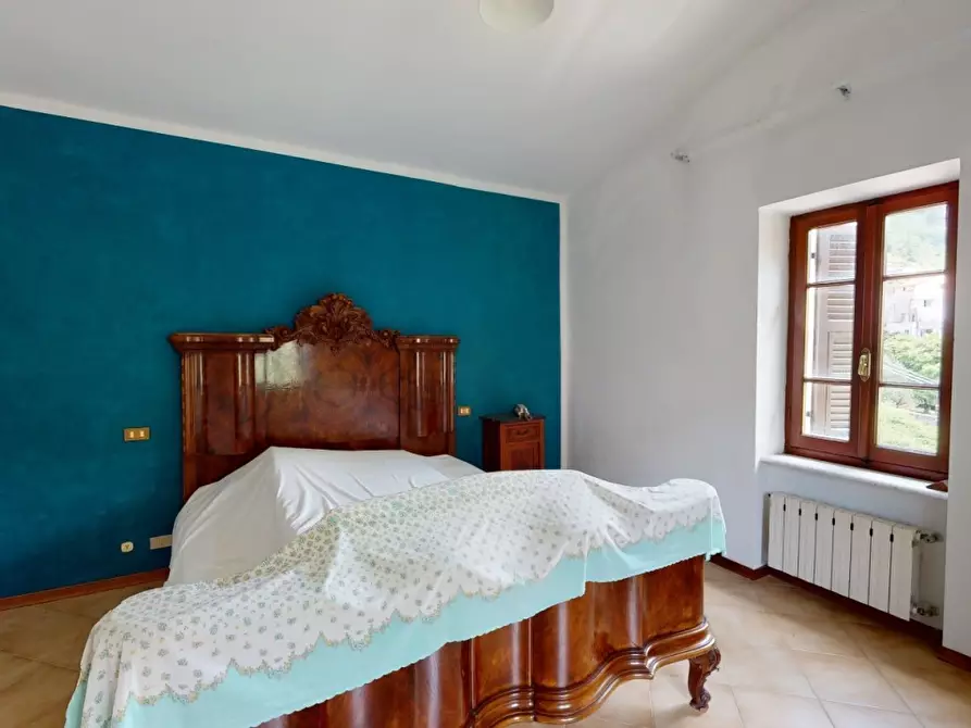 Immagine 11 di Casa semindipendente in vendita  a Carrara