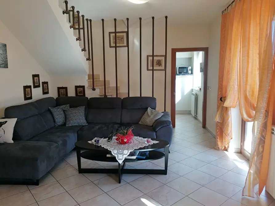 Immagine 10 di Casa semindipendente in vendita  a Carrara