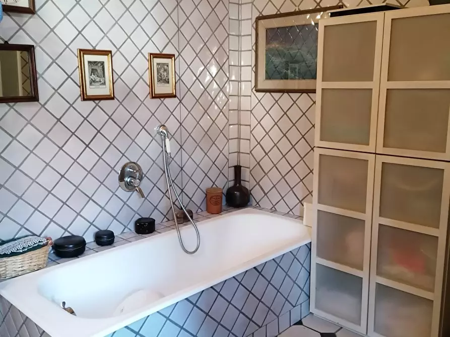 Immagine 22 di Casa indipendente in vendita  a Carrara