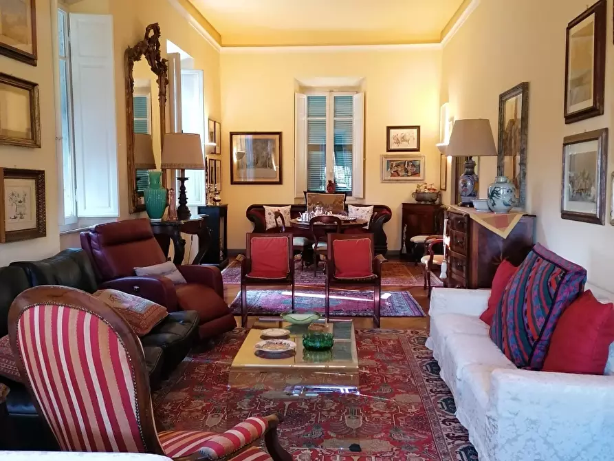 Immagine 2 di Casa indipendente in vendita  a Carrara