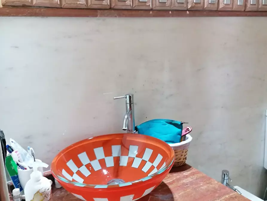 Immagine 17 di Casa indipendente in vendita  a Carrara