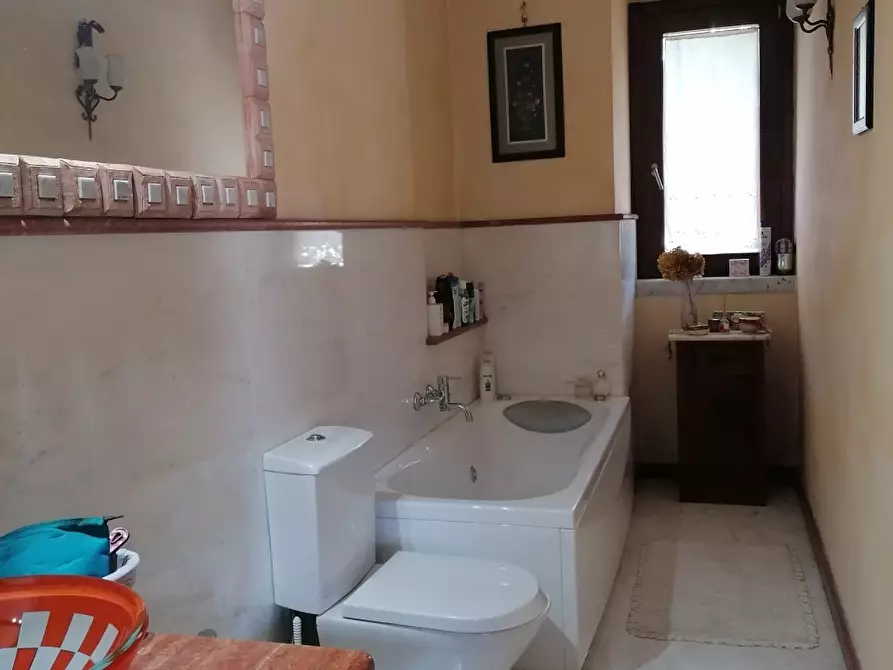 Immagine 16 di Casa indipendente in vendita  a Carrara