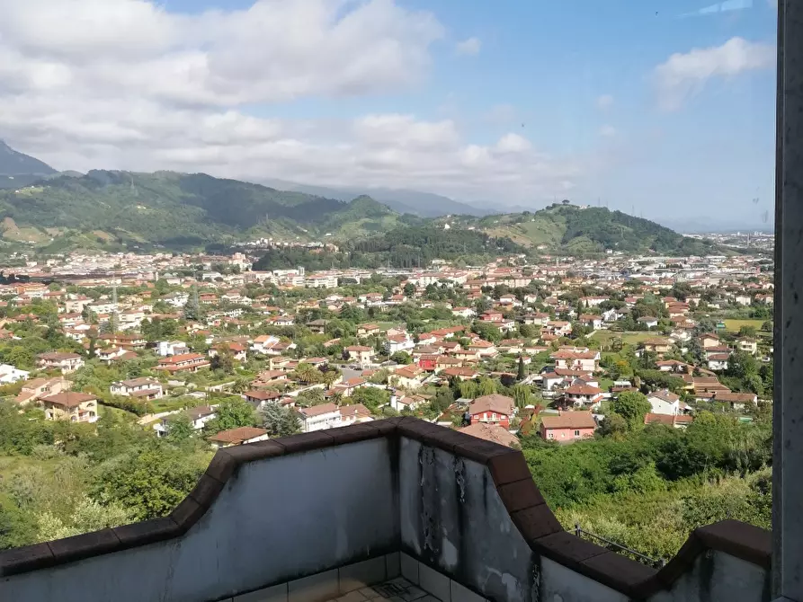 Immagine 26 di Casa indipendente in vendita  a Carrara