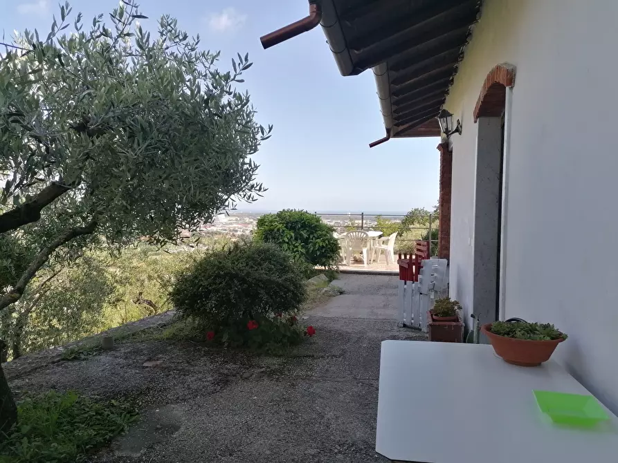 Immagine 37 di Casa indipendente in vendita  a Carrara