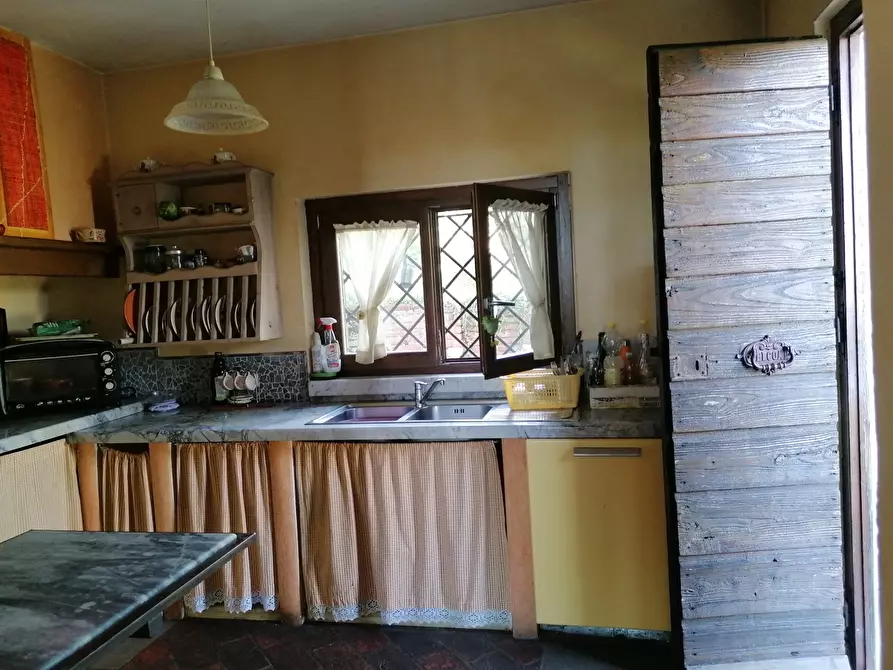 Immagine 7 di Casa indipendente in vendita  a Carrara