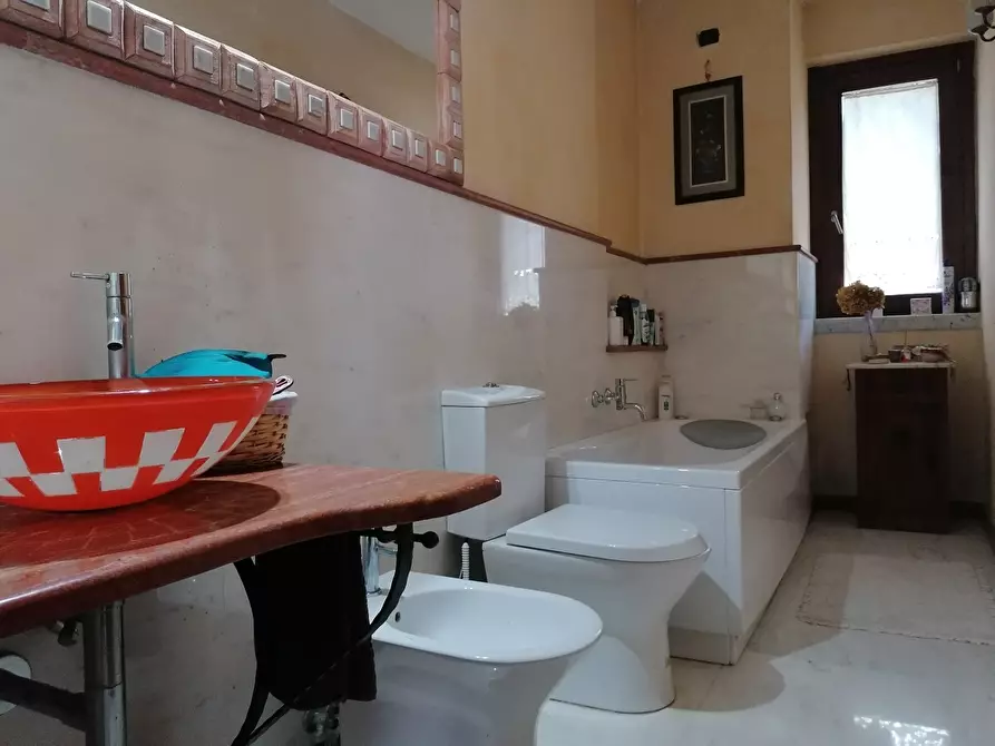 Immagine 18 di Casa indipendente in vendita  a Carrara