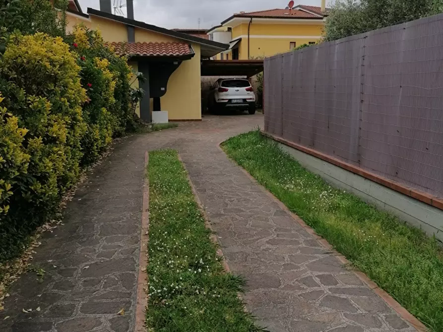 Immagine 22 di Casa semindipendente in vendita  a Carrara