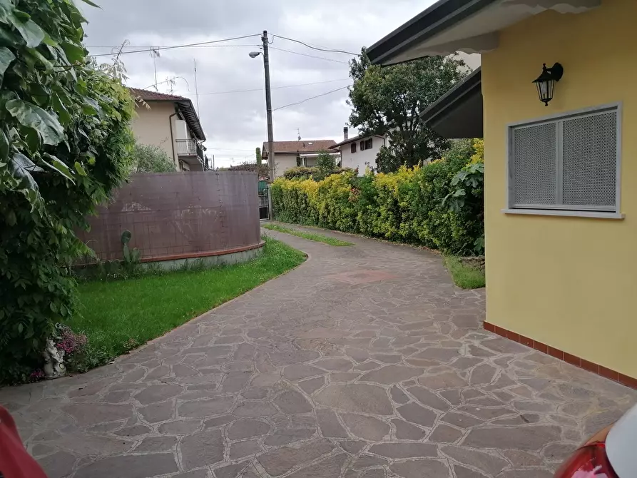 Immagine 21 di Casa semindipendente in vendita  a Carrara