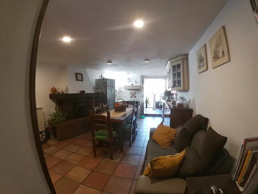 Immagine 9 di Casa semindipendente in vendita  a Carrara