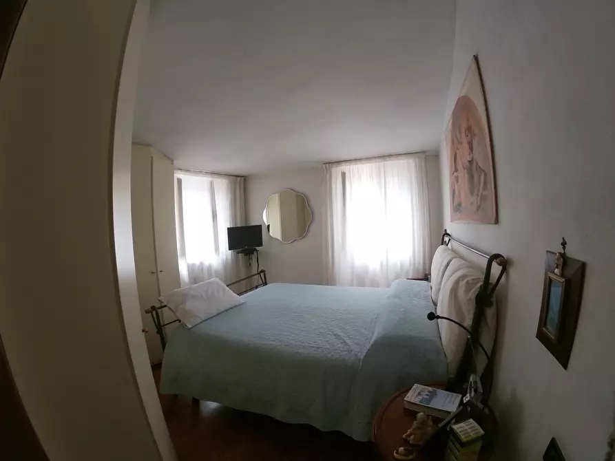 Immagine 11 di Casa semindipendente in vendita  a Carrara