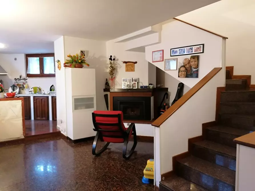 Immagine 10 di Casa semindipendente in vendita  a Carrara