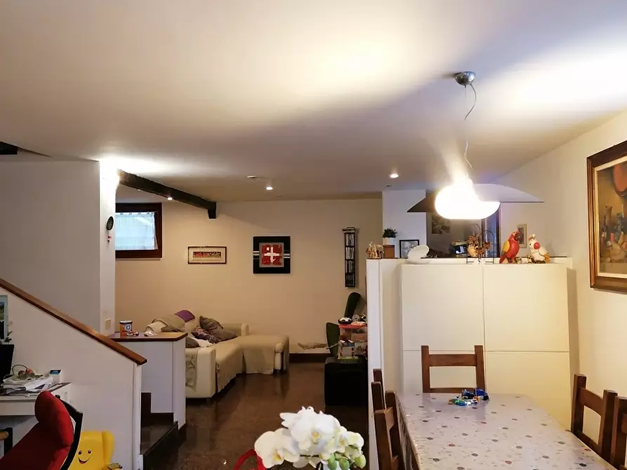 Immagine 4 di Casa semindipendente in vendita  a Carrara