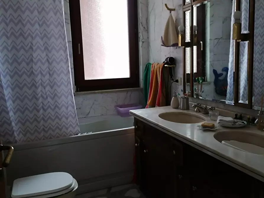 Immagine 12 di Casa semindipendente in vendita  a Carrara