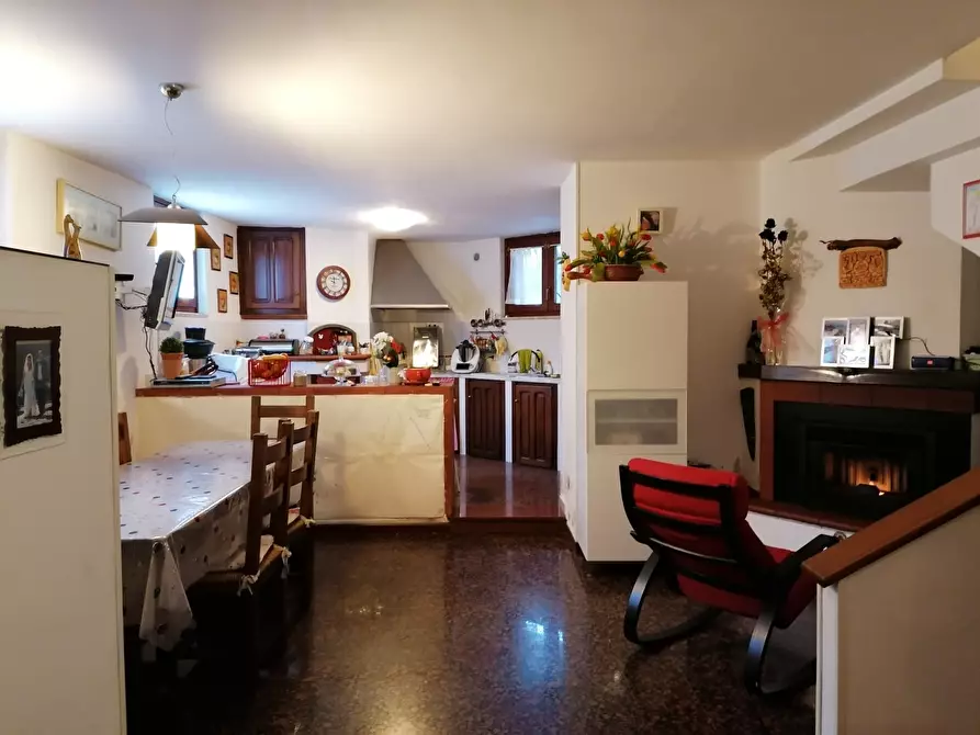 Immagine 7 di Casa semindipendente in vendita  a Carrara