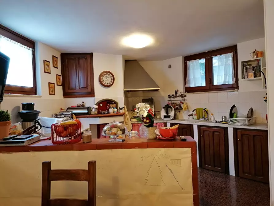 Immagine 5 di Casa semindipendente in vendita  a Carrara