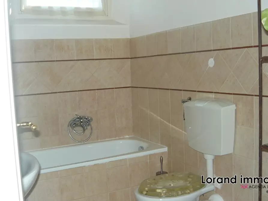 Immagine 11 di Appartamento in vendita  a Pisa