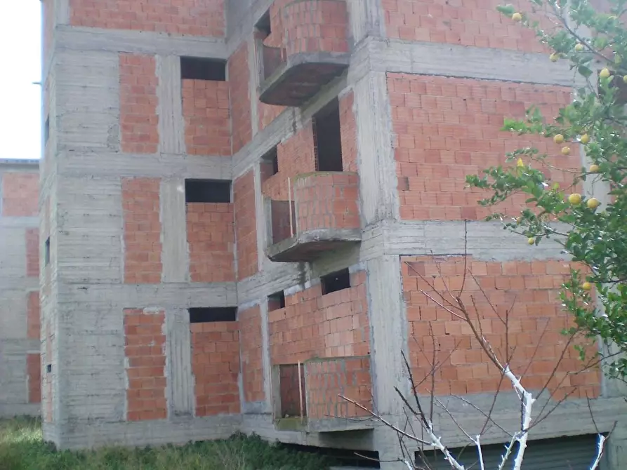 Immagine 8 di Palazzo in vendita  a Taormina